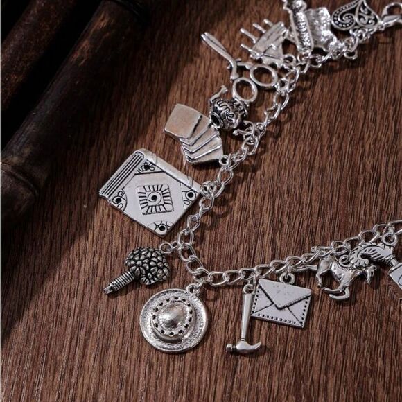 Vintage inspired Jane Austin Charm Bracelet Engraved Detailing Silver To… - Picture 2 of 3